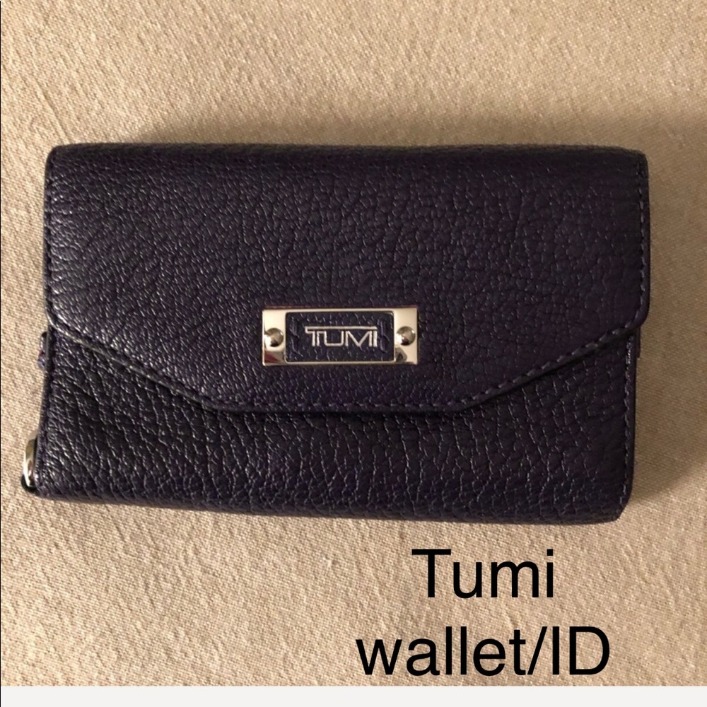 Tumi wallet